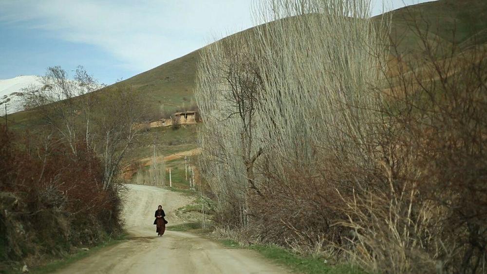 سمیرا ذکایی در نمایی از فیلم «کژال»